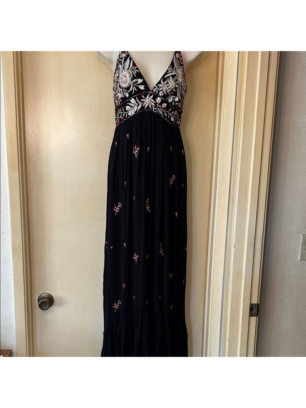Ranna Gill Black Maxi Dress with White and Red Floral Embroidery size XSP